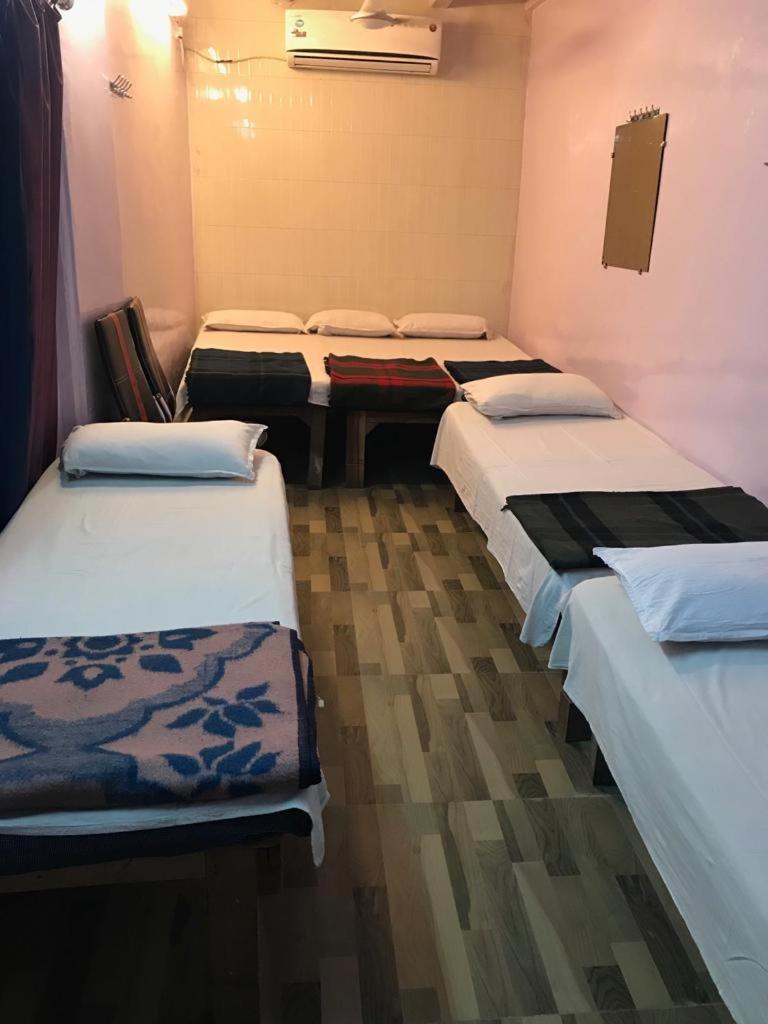 Golden Lodge Waranasi Zewnętrze zdjęcie